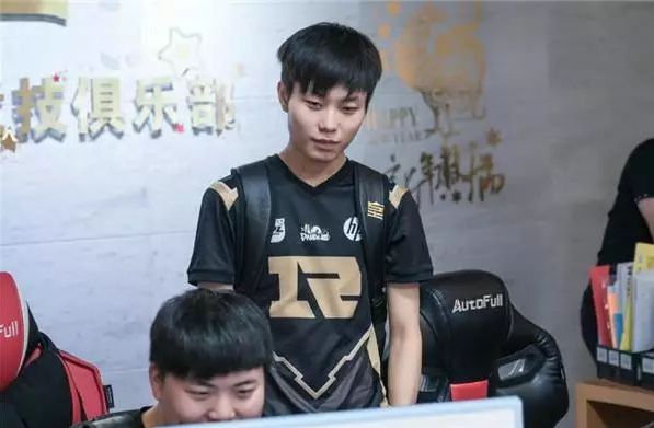 擅长背对防